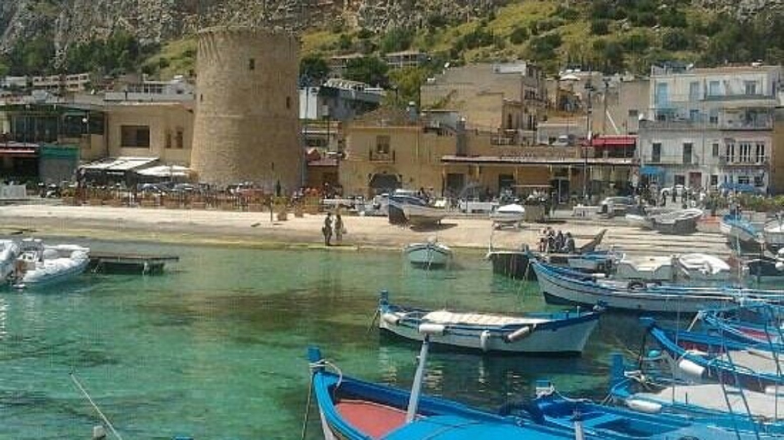 Mondello piazza