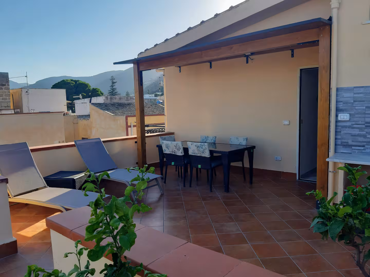Terrazza esterna attrezzata